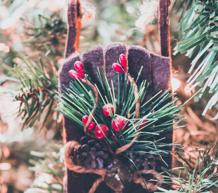 Spruce up Your Holiday Decor: Green Artificial Christmas Trees for App Dating and Romance